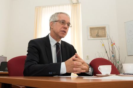 Rádi bychom vytvořili systém, aby se akreditace podávaly elektronicky.